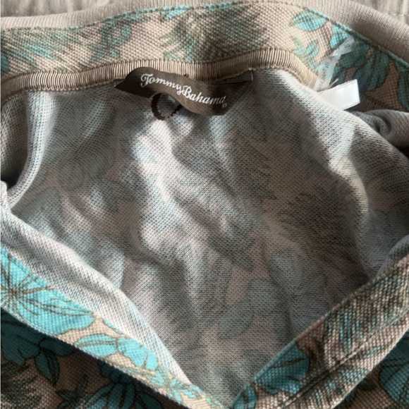 Vintage Tommy Bahama flower collared shirt - Picture 3 of 3